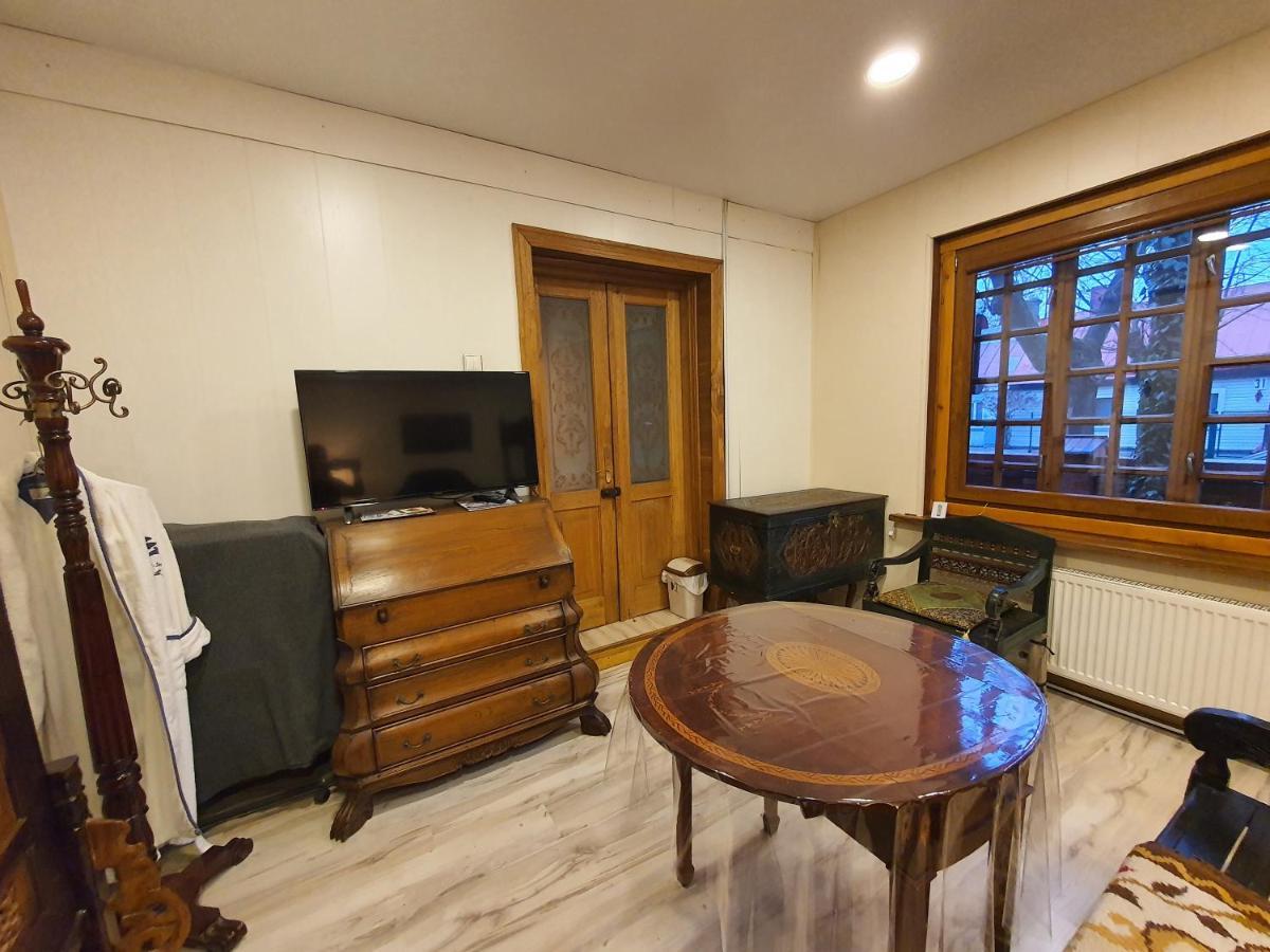 Pas Birute Hotell Kaunas Exteriör bild